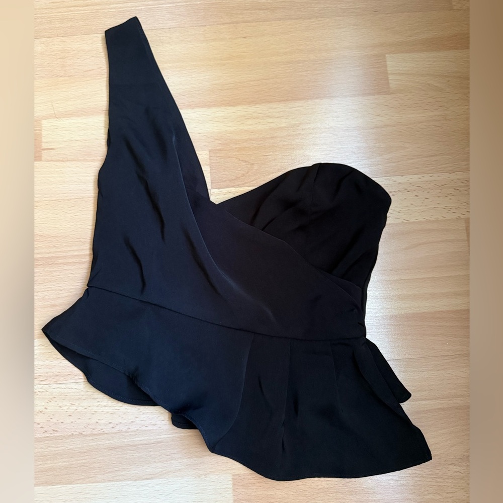 Superdown Karlie black one shoulder top